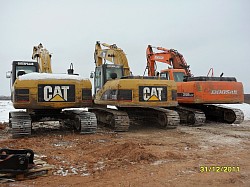 Разработка гипсового карьера. CATERPILLAR 320DL и DOOSAN SOLAR 255LC