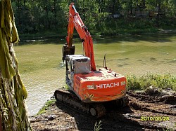 Берегоукрепление, дноуглубительные работы. HITACHI ZX160LC