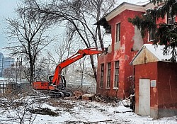 Слом здания. HITACHI ZX160LC
